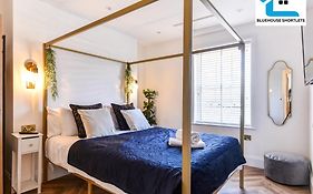 4-Bedroom House For Work Crews ,Private Rooms For Each Guest, Flexible Weekly Rates-Marine M By Bluehouse Shortlets Brighton